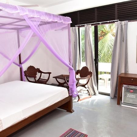 Relax Inn Хіккадува Екстер'єр фото
