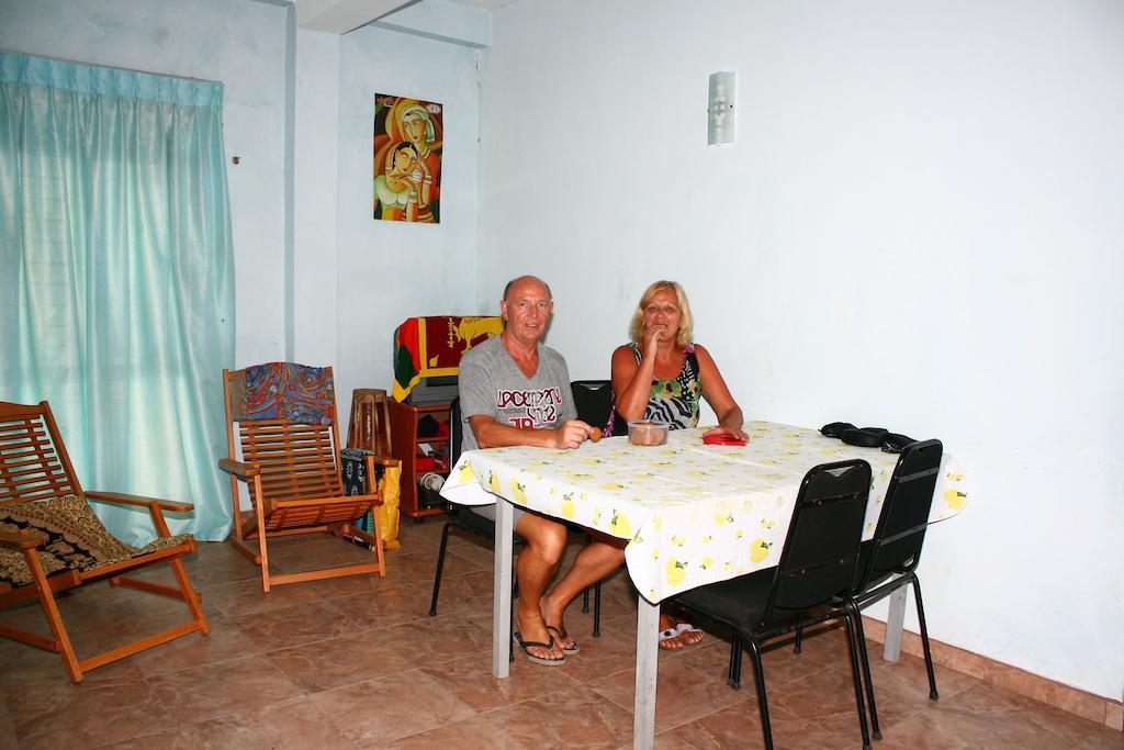 Relax Inn Хіккадува Номер фото