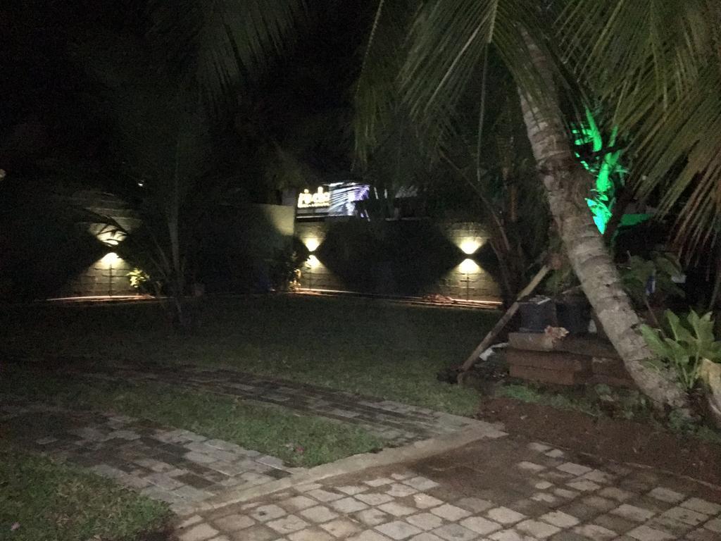 Relax Inn Хіккадува Екстер'єр фото